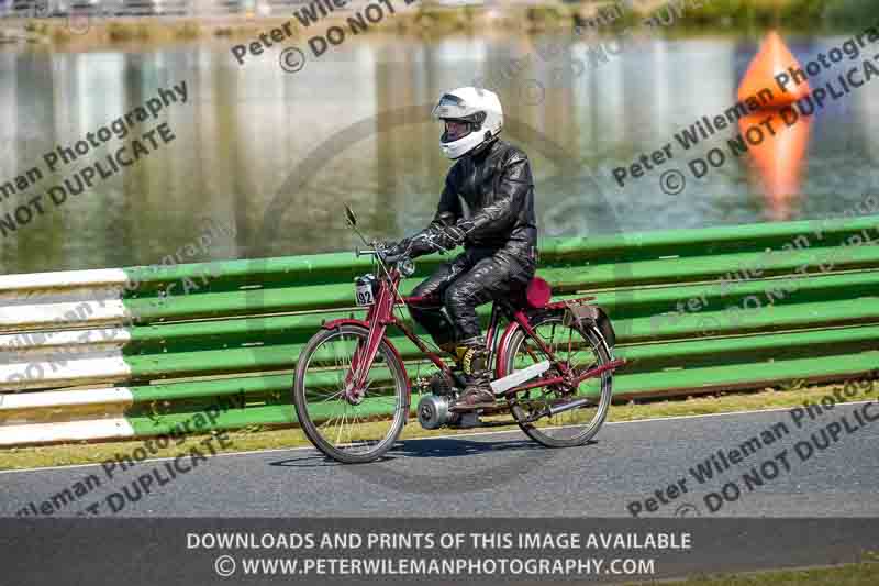 Vintage motorcycle club;eventdigitalimages;mallory park;mallory park trackday photographs;no limits trackdays;peter wileman photography;trackday digital images;trackday photos;vmcc festival 1000 bikes photographs